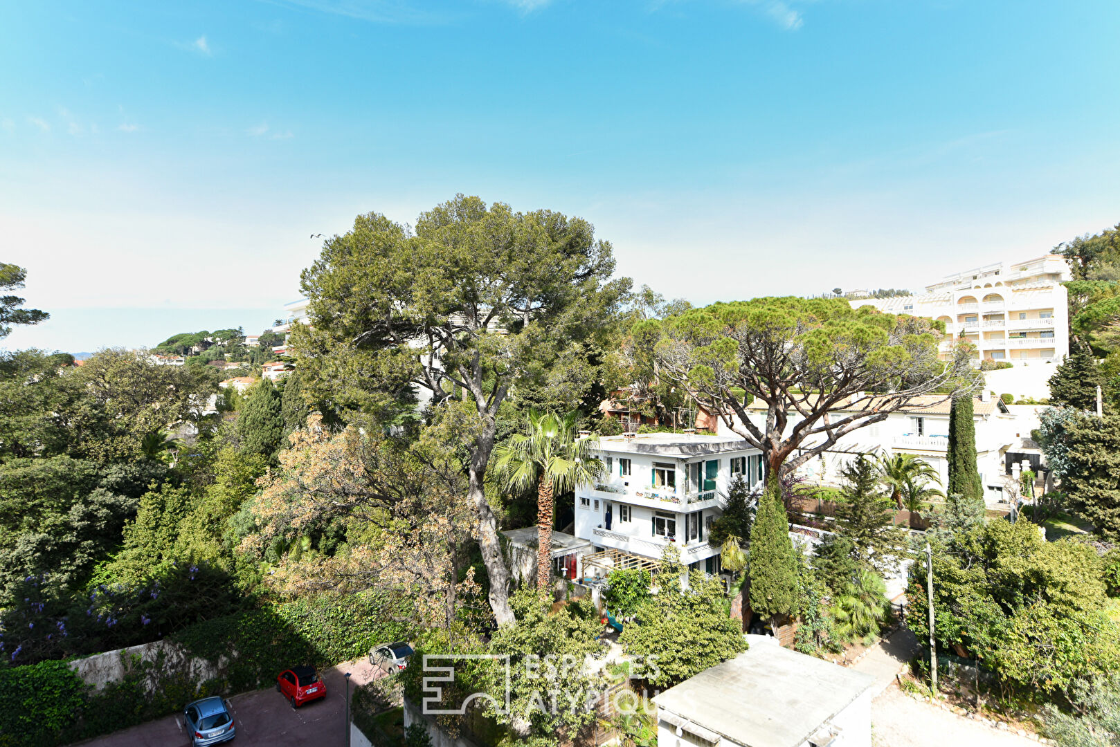 EXCLUSIVE: Apartment with terrace and panoramic sea view