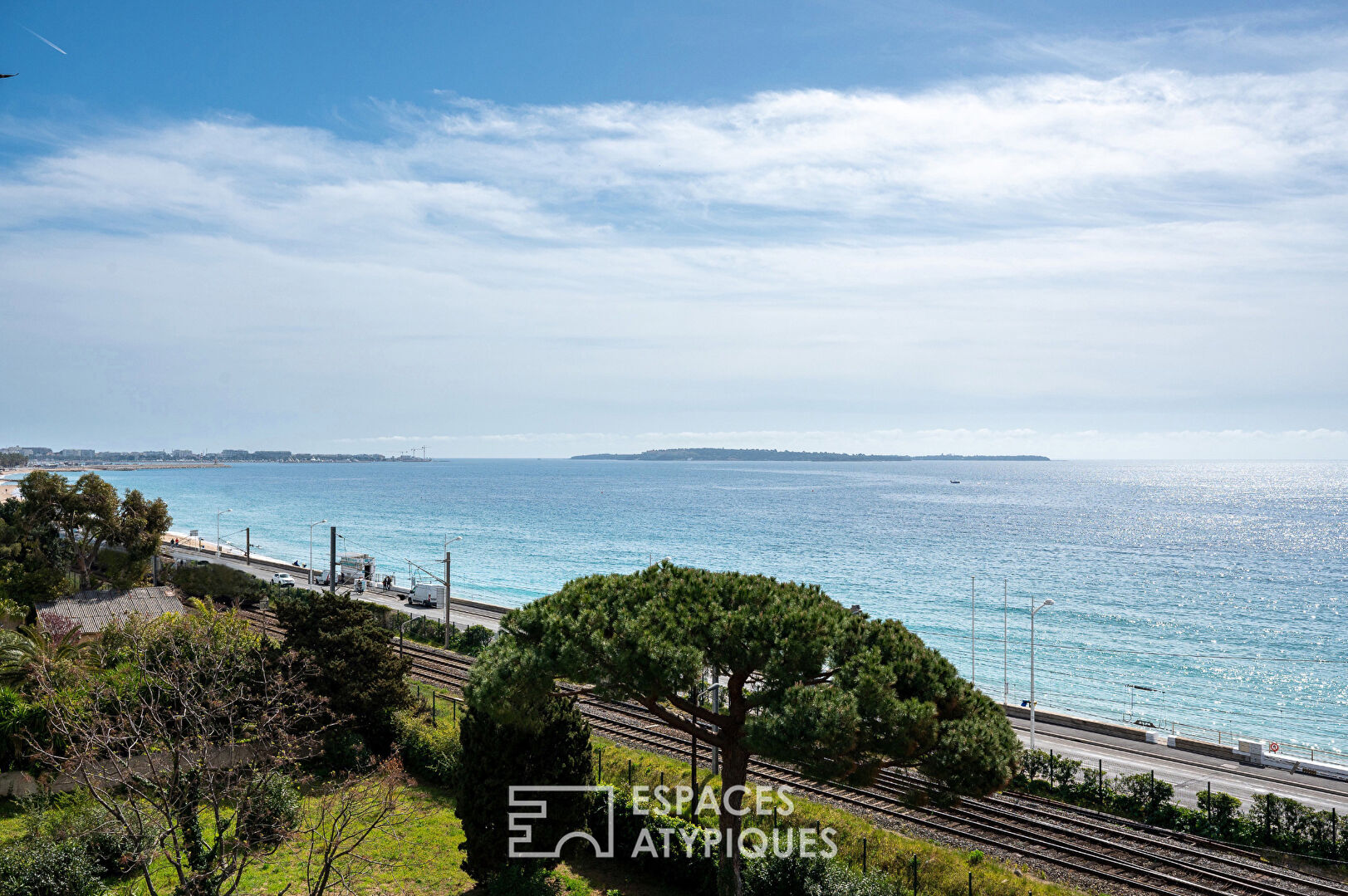 EXCLUSIVE: Apartment with terrace and panoramic sea view