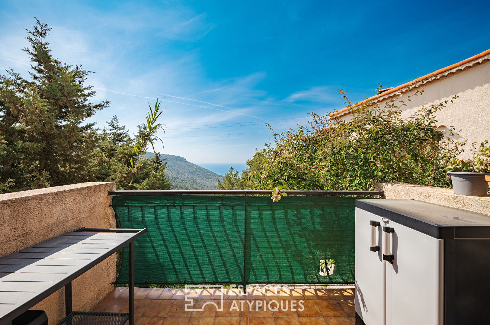 Appartement/maison au coeur du village avec balcon et vue mer