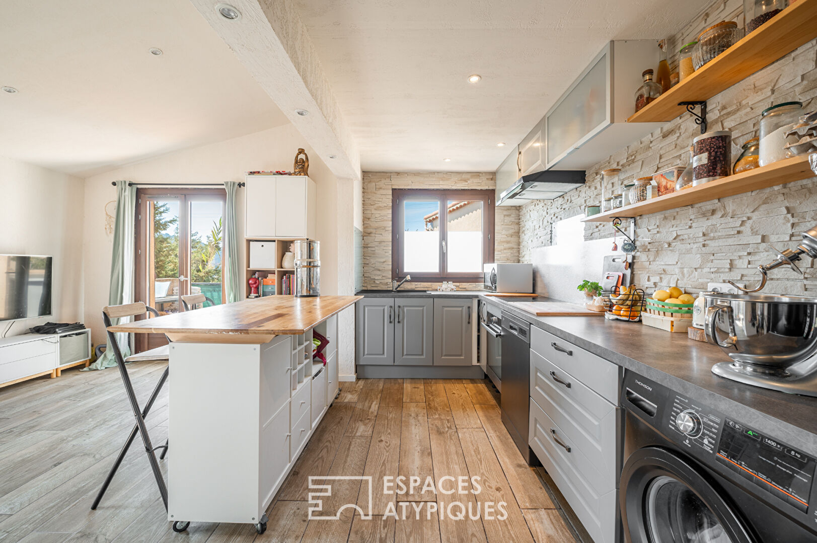 Appartement/maison au coeur du village avec balcon et vue mer