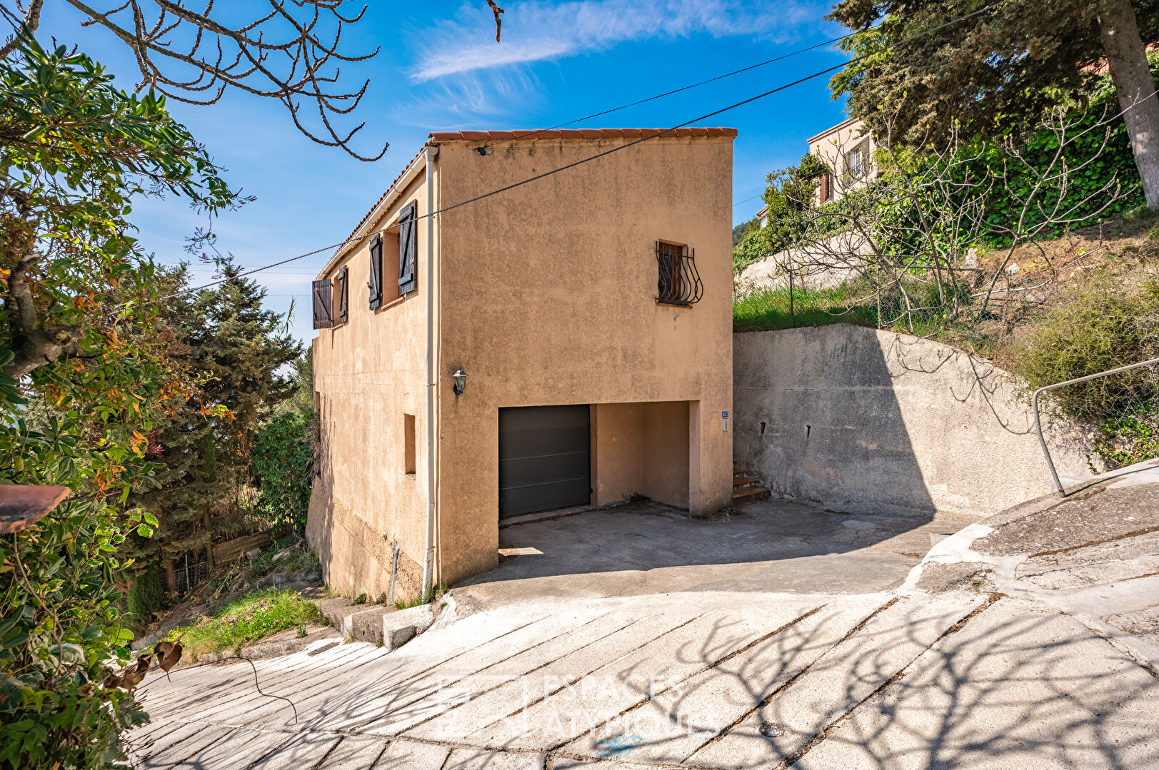 Appartement/maison au coeur du village avec balcon et vue mer