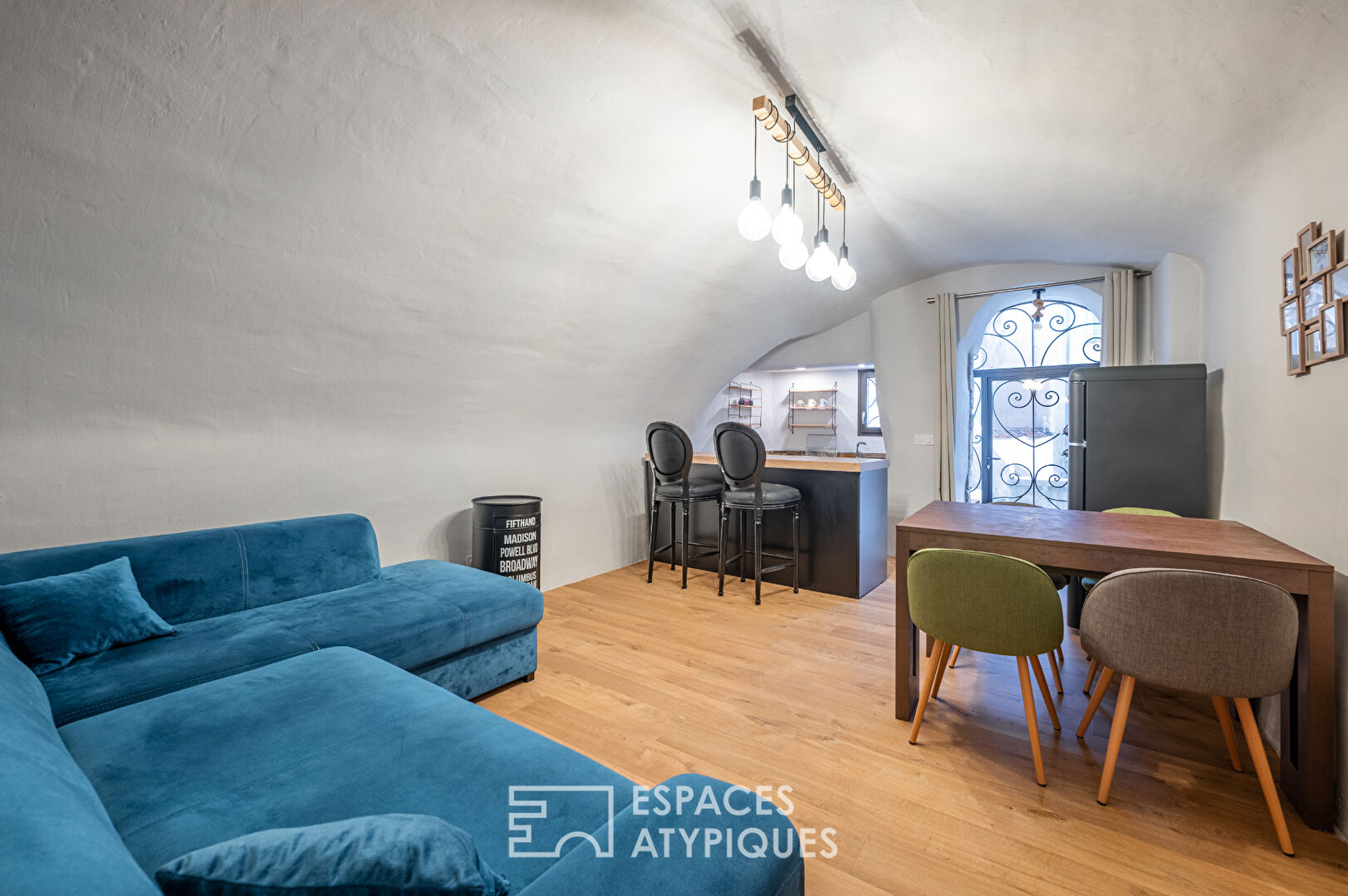 Troglodyte apartment in the heart of the village