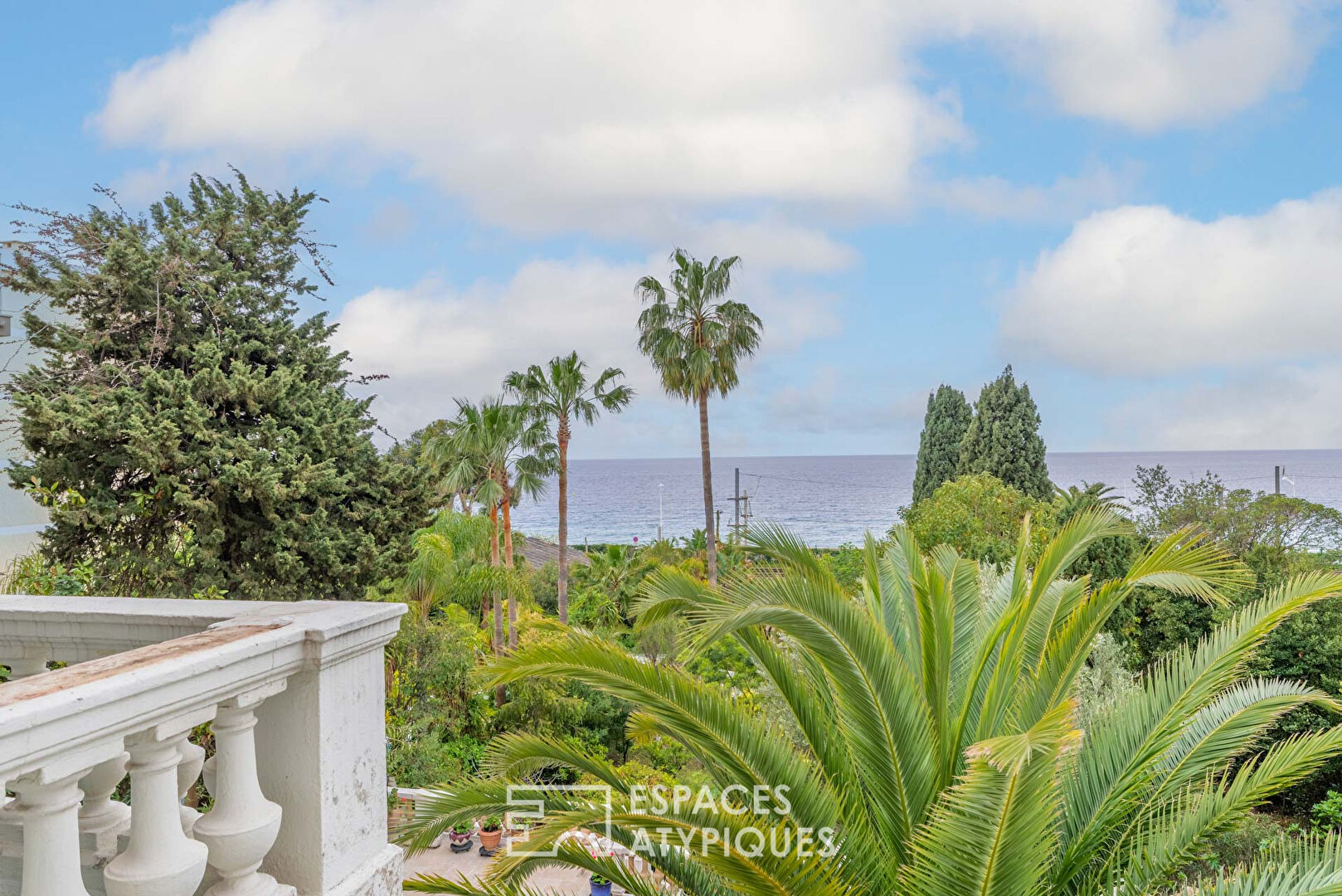 Beautiful apartment with sea view terrace, in a former private mansion