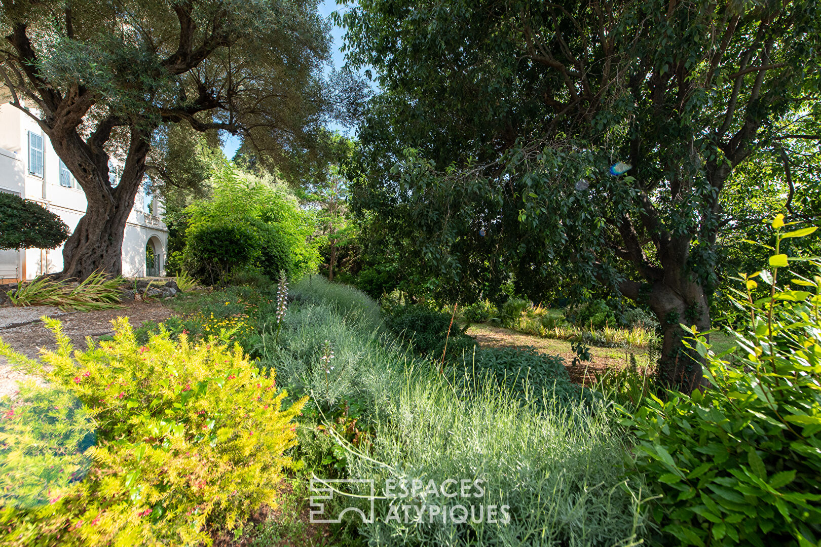 Bourgeois with panoramic view in Cap d’Antibes