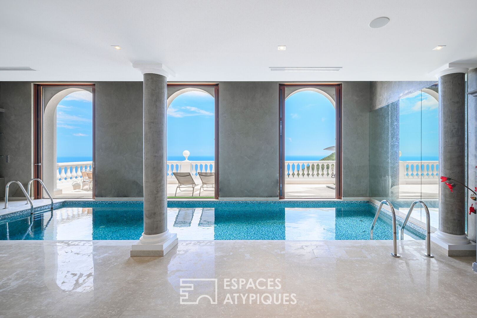 Exceptionnelle villa d’architecte avec vue mer contemplative à la Turbie