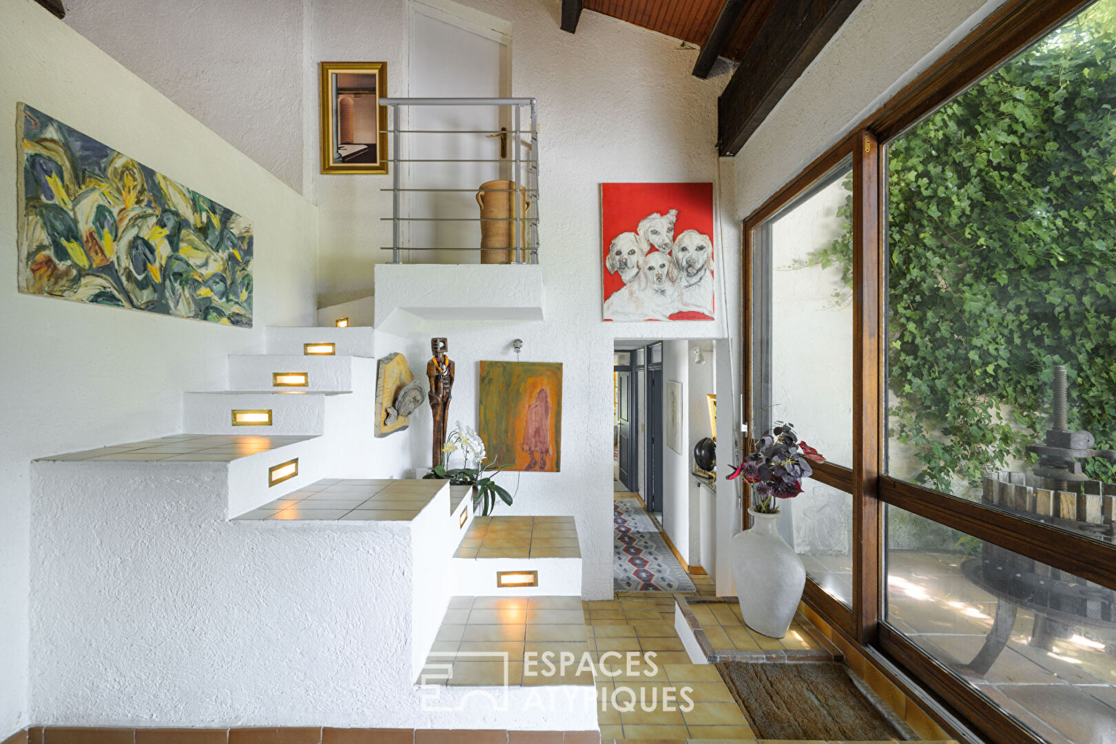 Maison d’architecte dans son écrin de verdure à Coursegoules