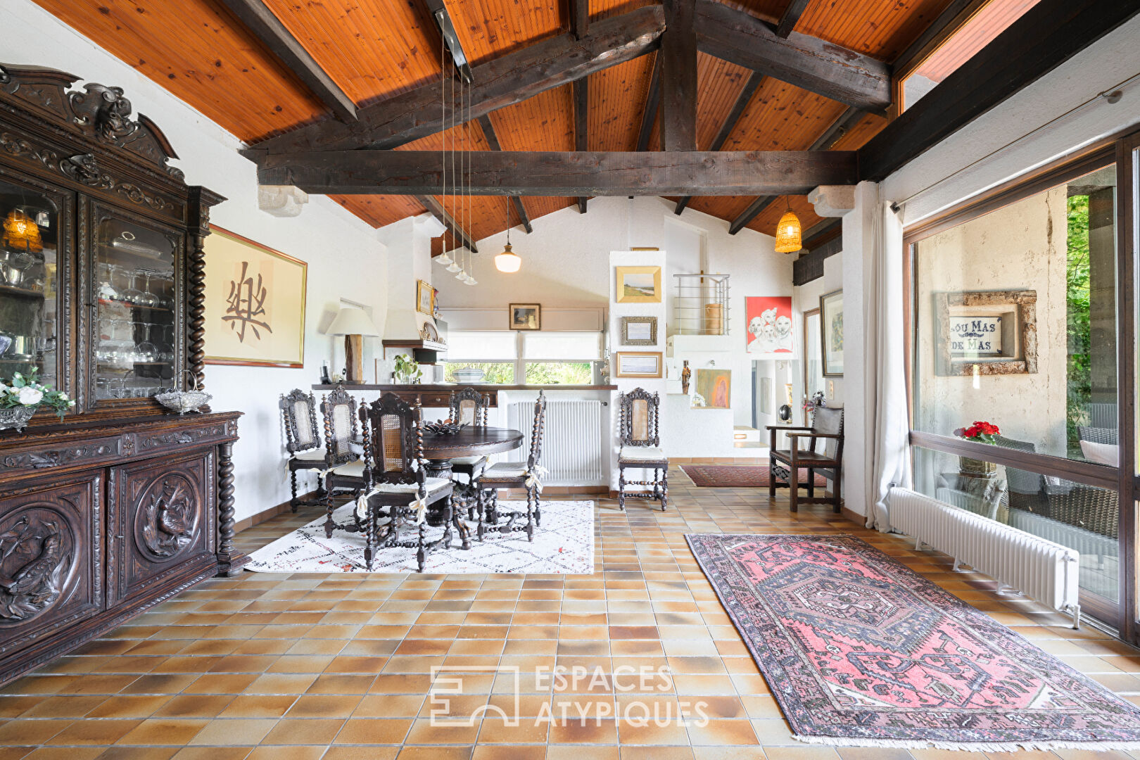 Maison d’architecte dans son écrin de verdure à Coursegoules