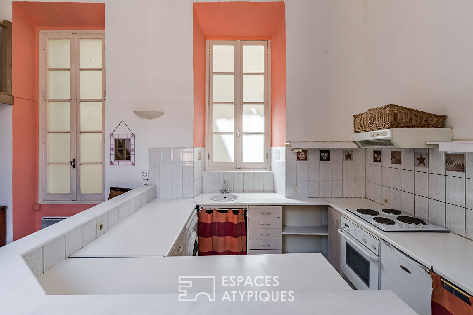 Deux pièces type loft dans le vieux Nice à deux pas de la mer