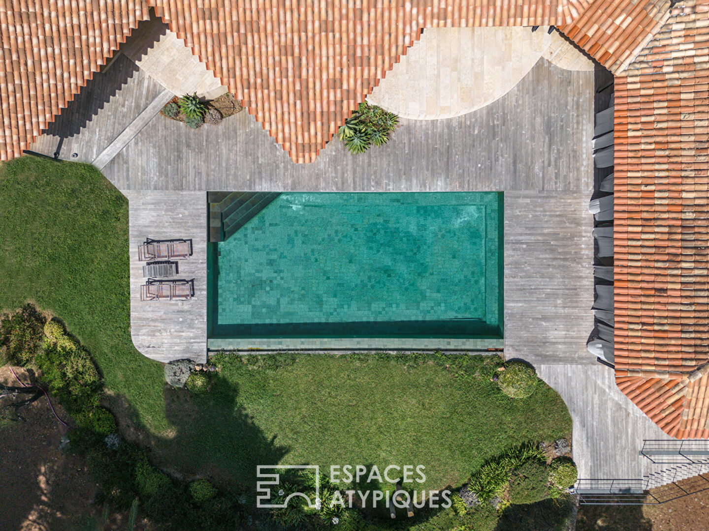 Villa de prestige avec piscine dans son écrin de verdure Balinais