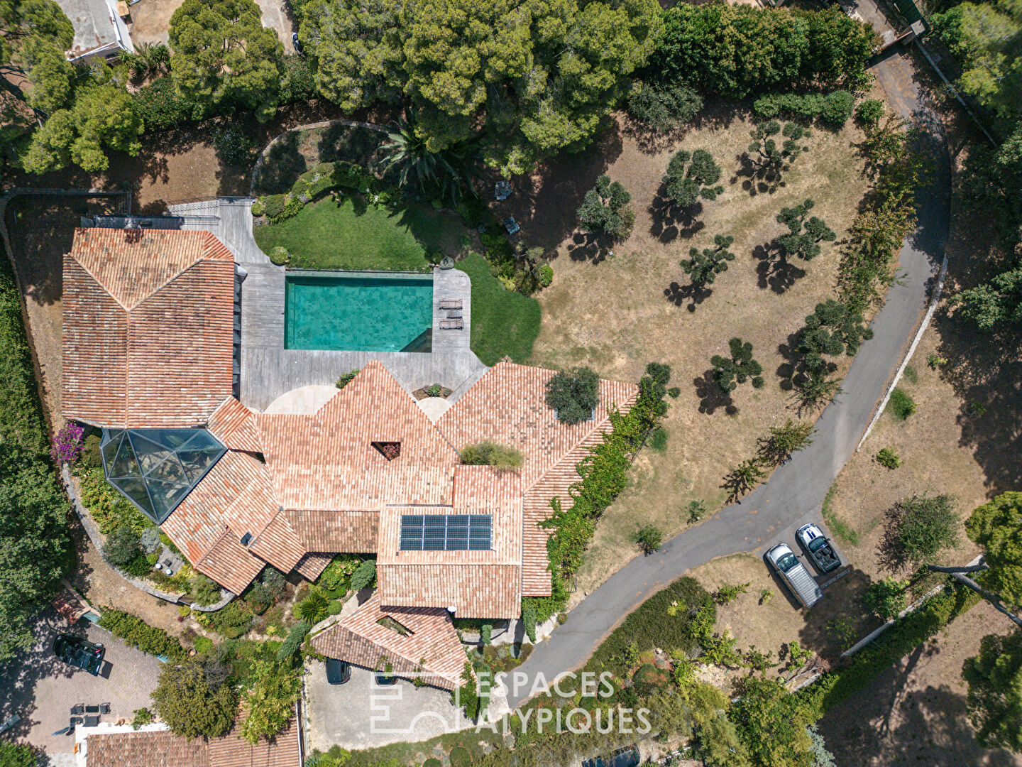 Villa de prestige avec piscine dans son écrin de verdure Balinais