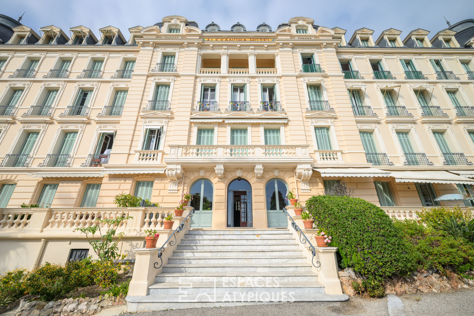 Charmant deux pièces de caractère dans un Palais à Menton