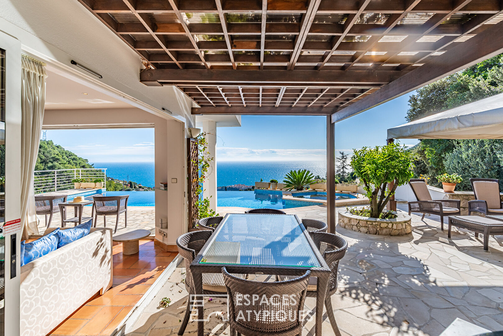 Californian villa with view of Monaco