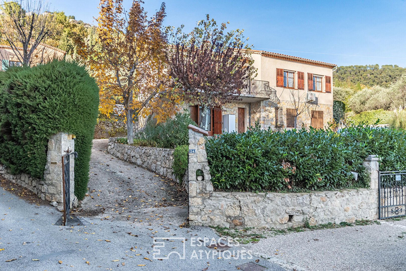 House with sea view to renovate