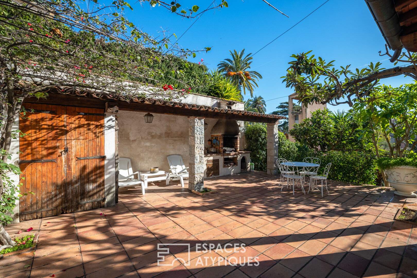 1940s villa with garden