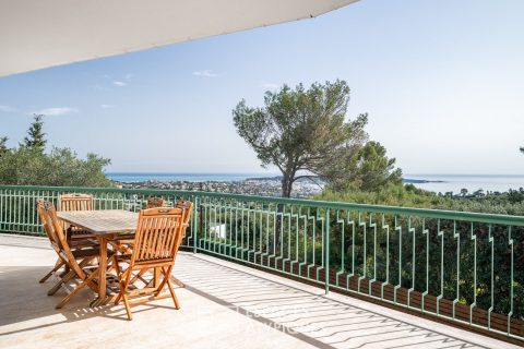 Villa d’architecte et sa vue panoramique à Vallauris