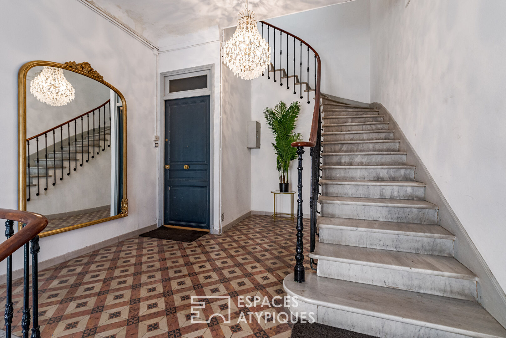 Apartment in a Bourgeois building in Cannes