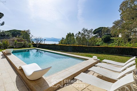 Character villa with sea view and swimming pool on the heights of Cannes