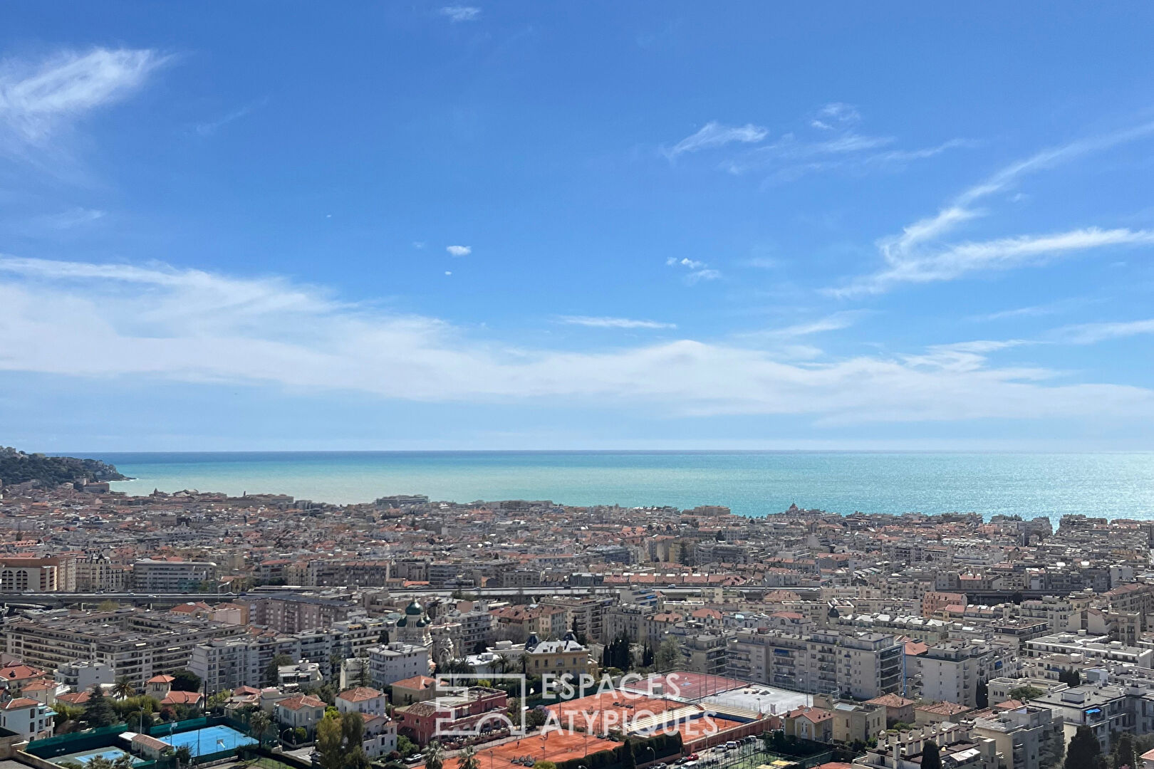 Appartement à rénover avec vue panoramique mer à Nice