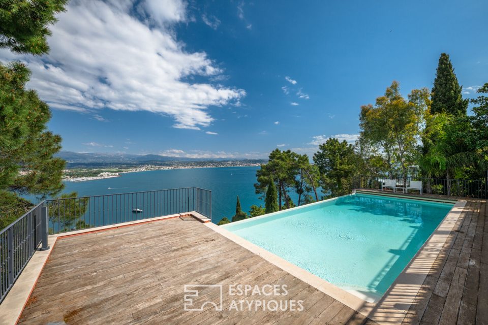 Villa avec piscine à débordement et vue mer panoramique