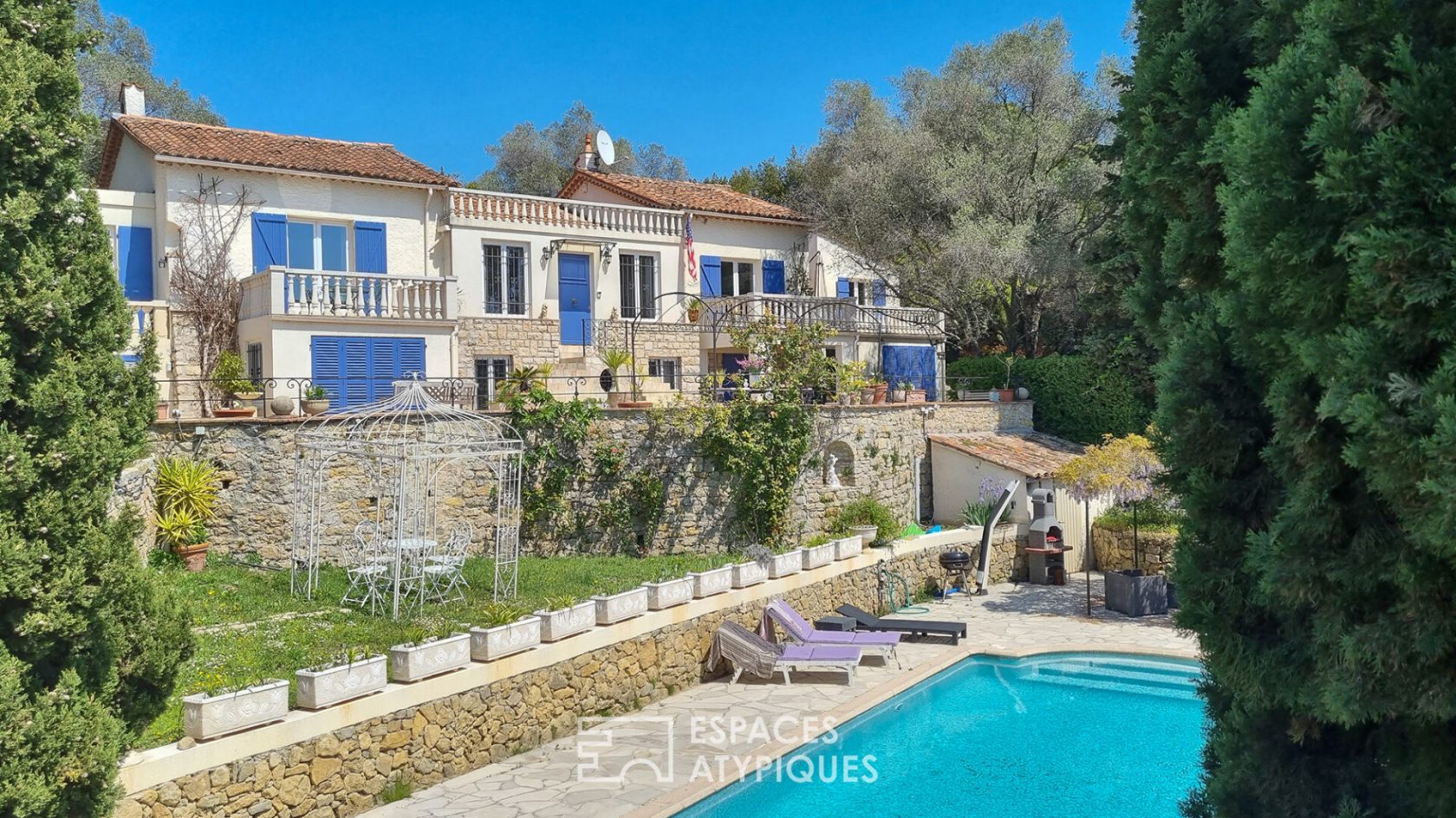 Charming property with swimming pool