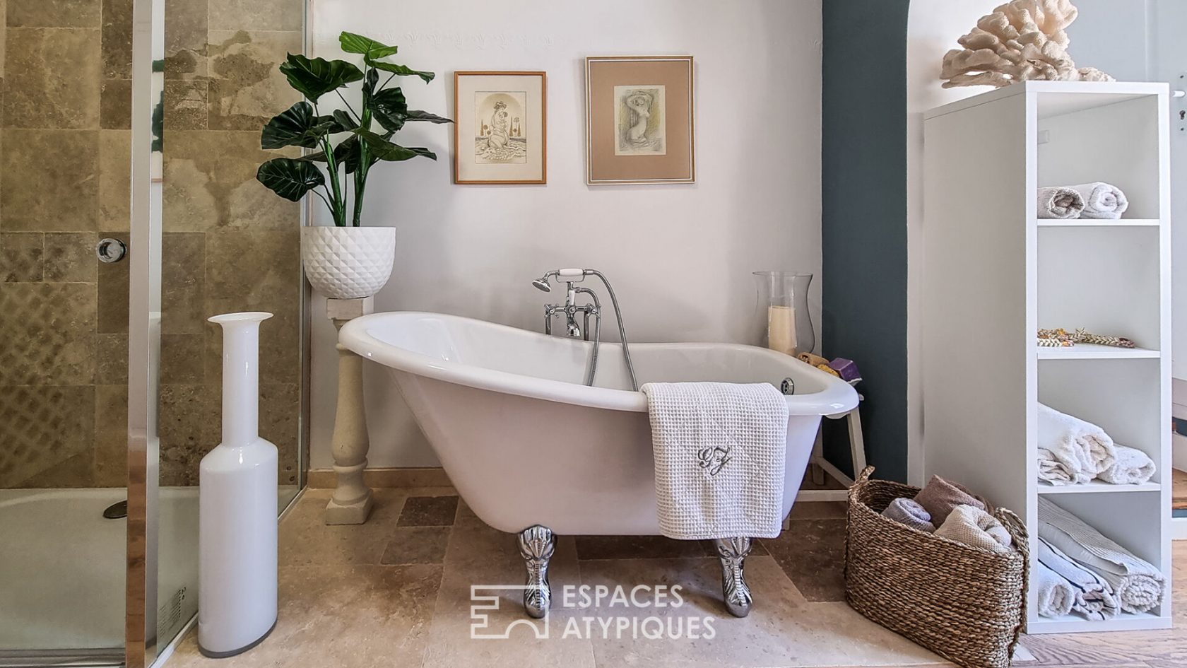 Charming property with swimming pool