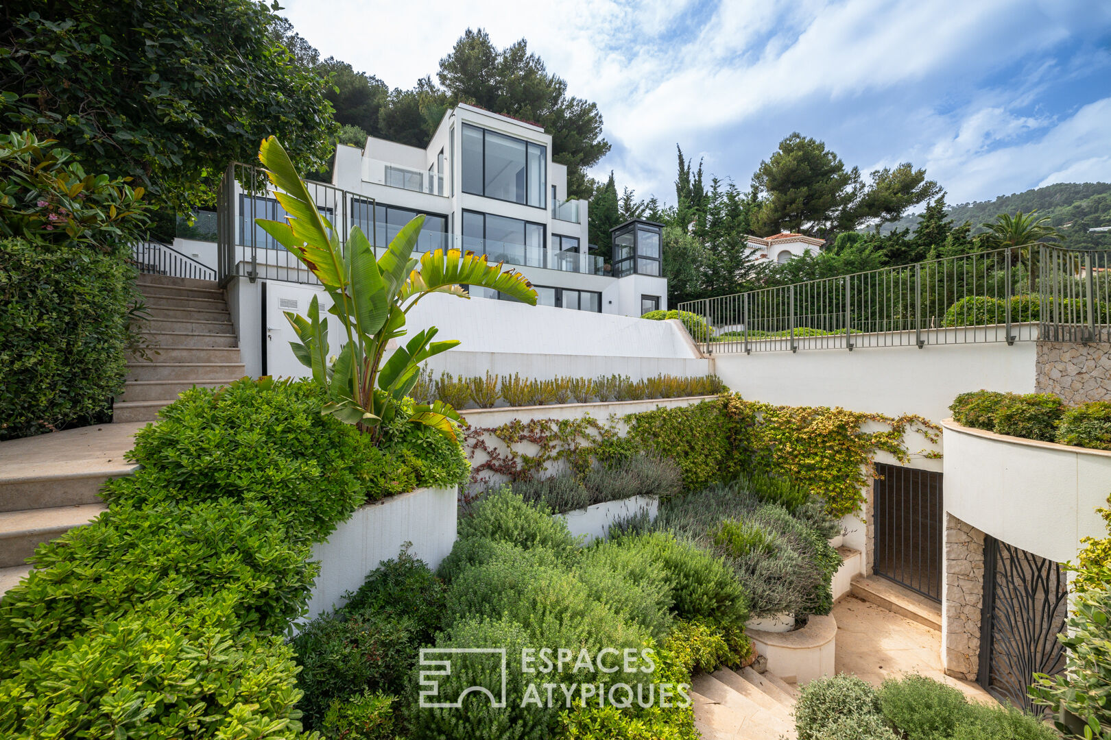 Contemporary villa with sea view in Roquebrune Cap Martin