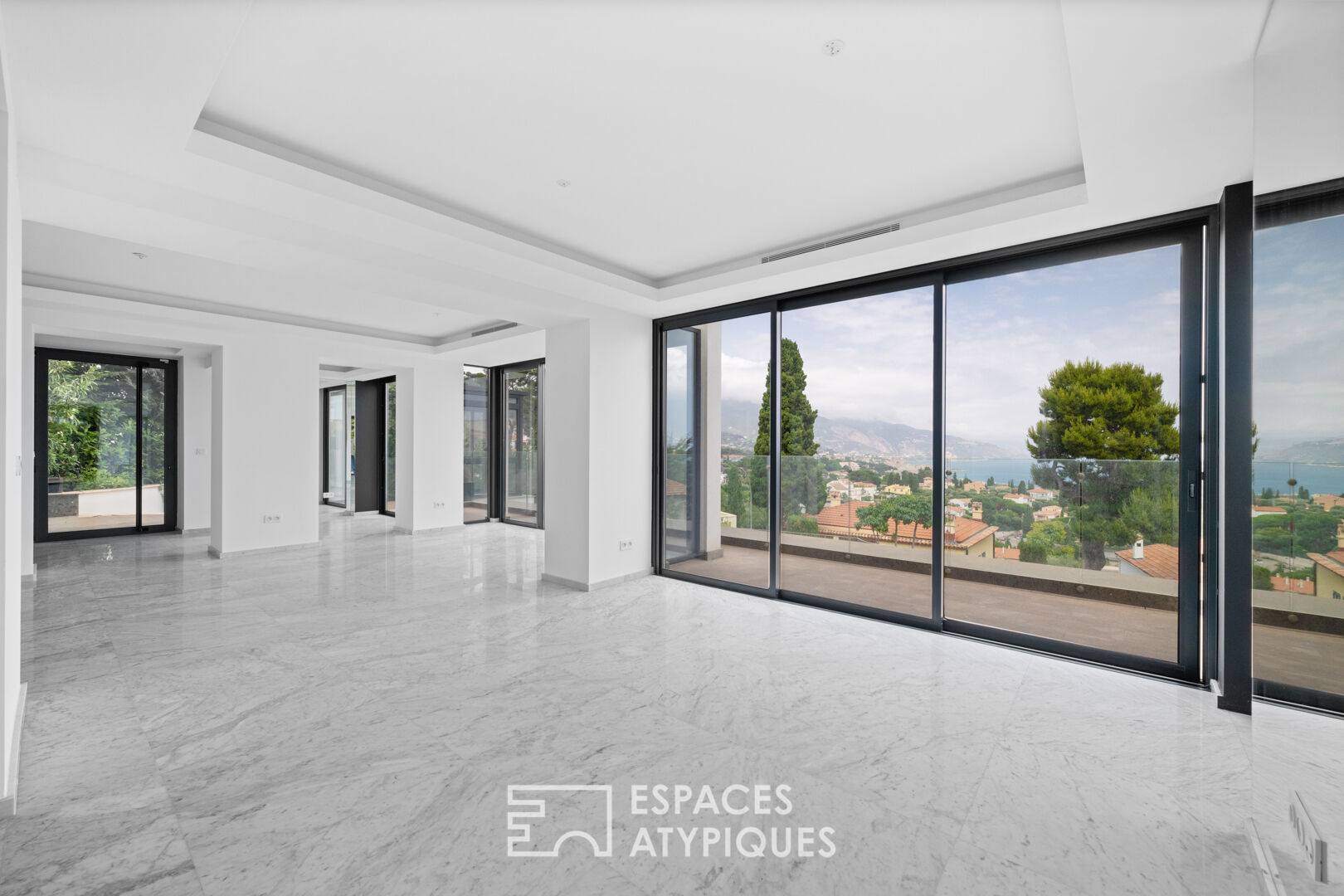Contemporary villa with sea view in Roquebrune Cap Martin