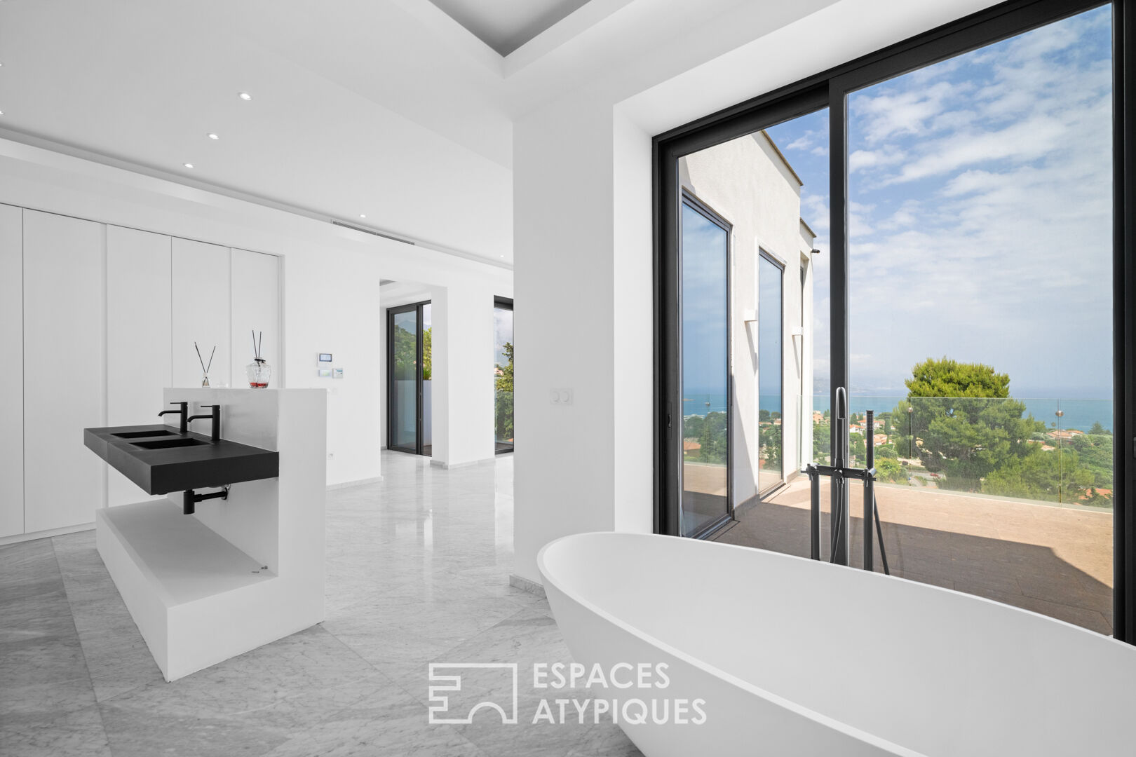 Contemporary villa with sea view in Roquebrune Cap Martin