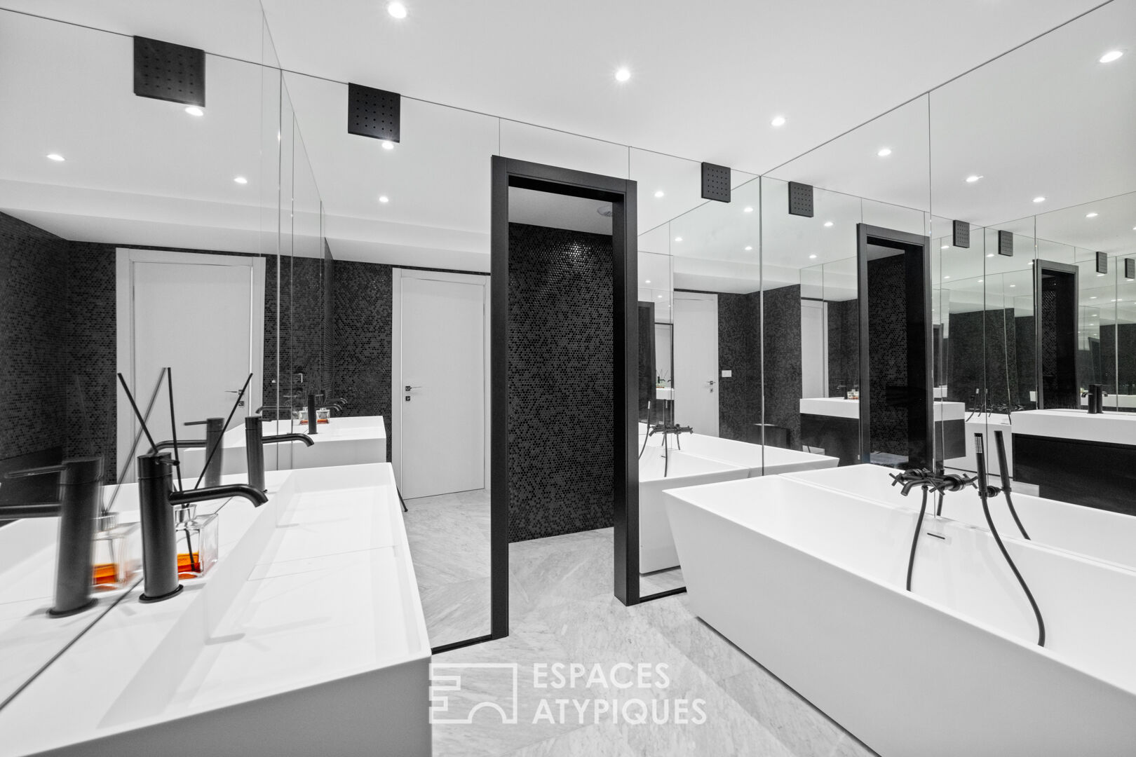 Contemporary villa with sea view in Roquebrune Cap Martin