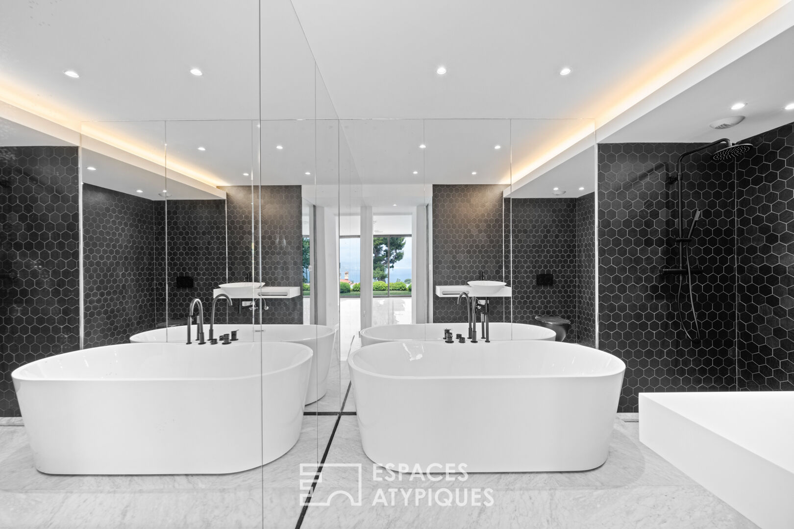 Contemporary villa with sea view in Roquebrune Cap Martin