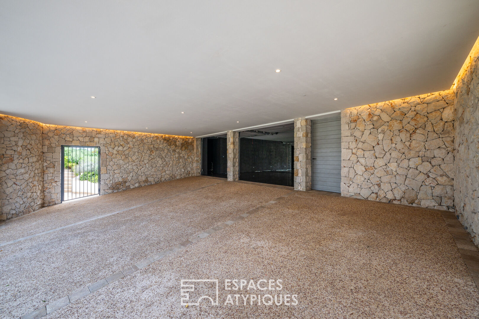 Contemporary villa with sea view in Roquebrune Cap Martin