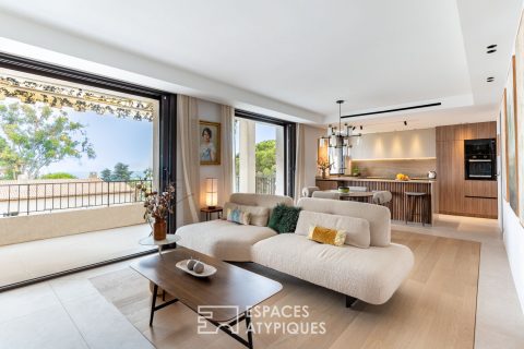 Luxurious sea view apartment