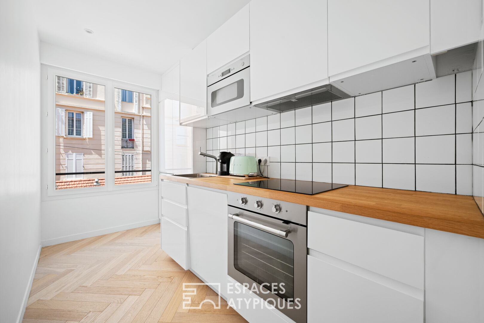 Grand appartement 3 pièces (1 chambre) superbement rénové