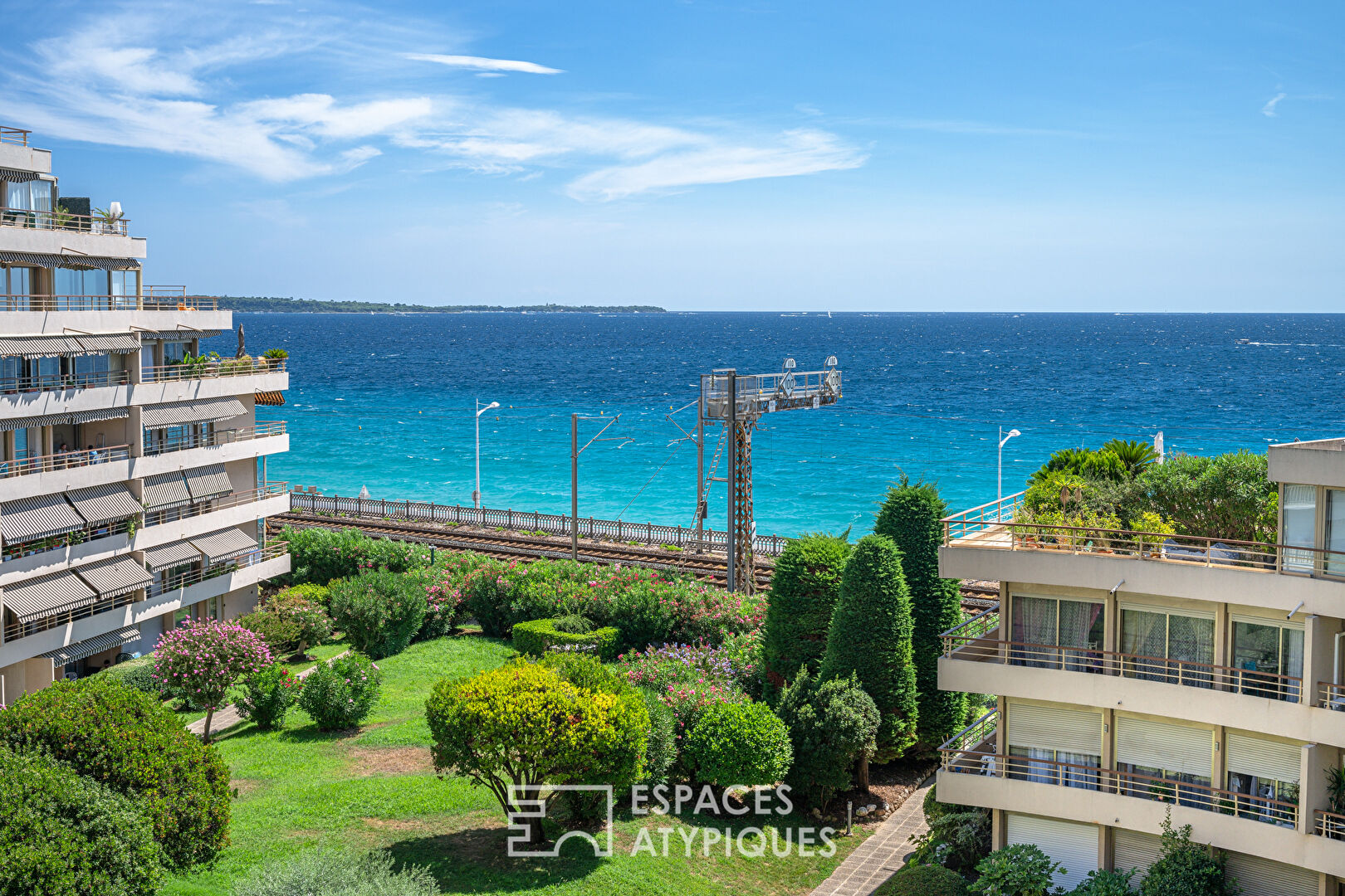 3-room apartment of 61sqm with sea view – parking – cellar