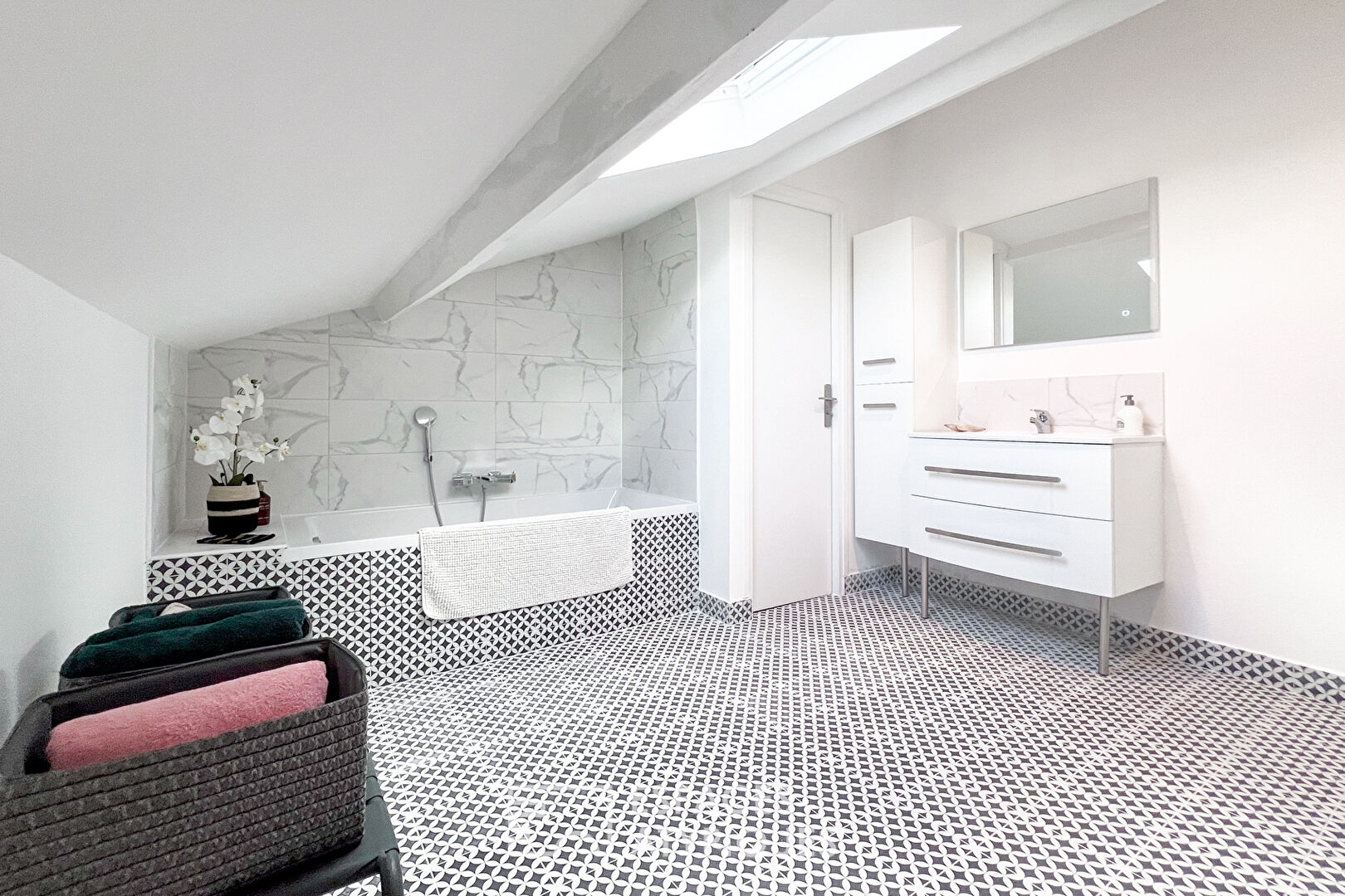 Duplex de charme rénové vue mer, idéal famille ou coliving