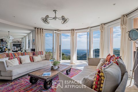 Maison d’architecte avec piscine et vue mer – Grasse
