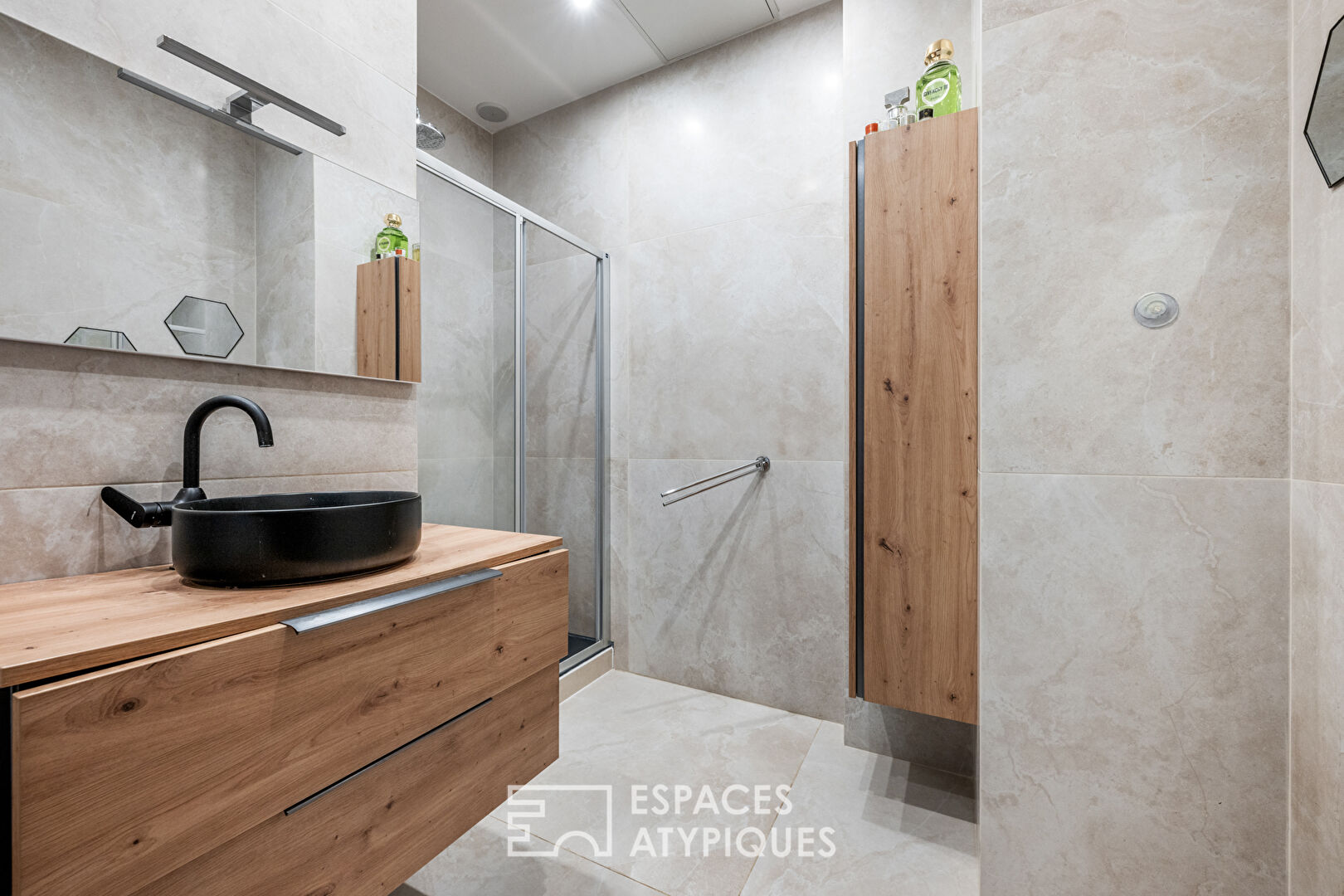 Renovated apartment in the heart of Libération