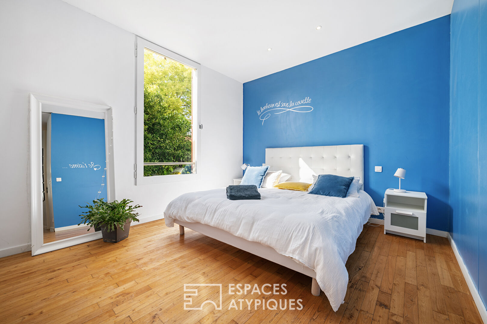 Appartement atypique de 131m² avec jardin, piscine et garage double