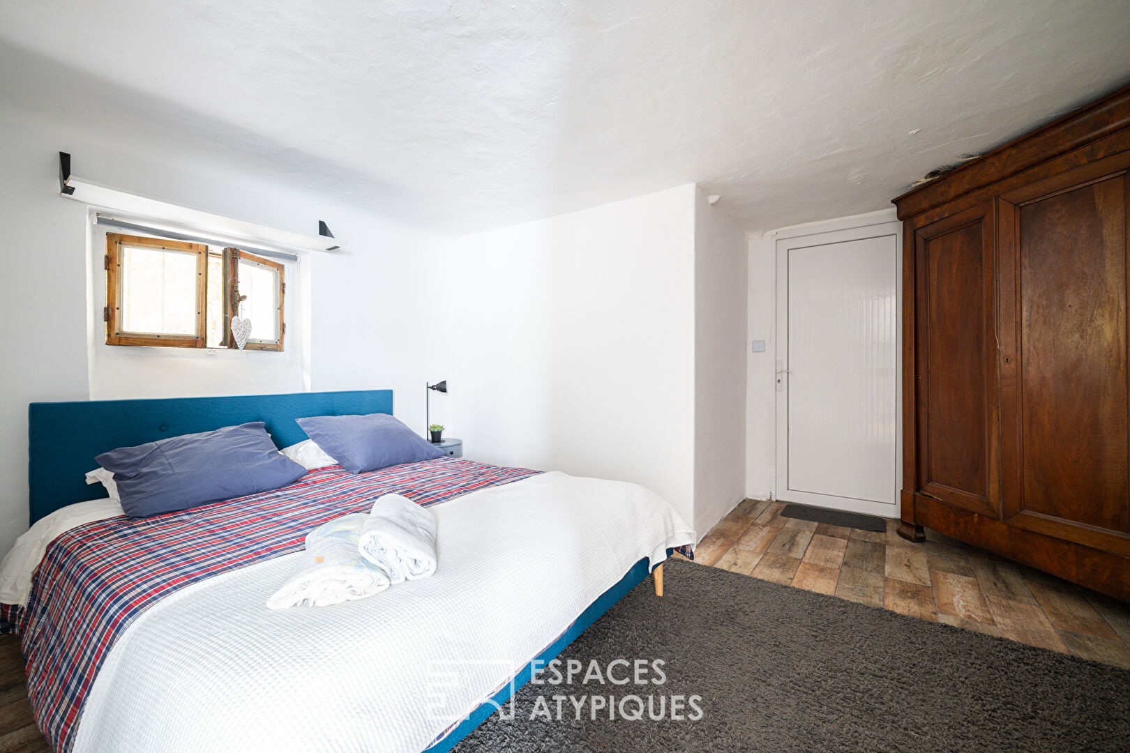 Appartement atypique de 131m² avec jardin, piscine et garage double