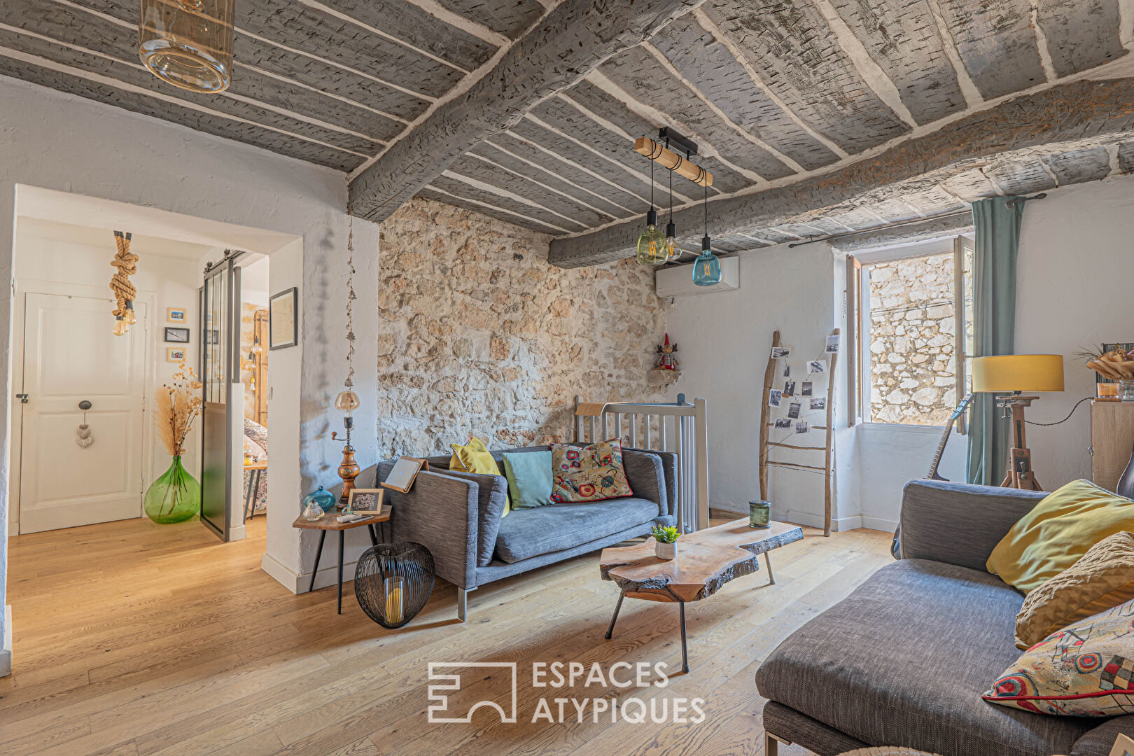 Comme une petite maison sur la Route de Saint Paul