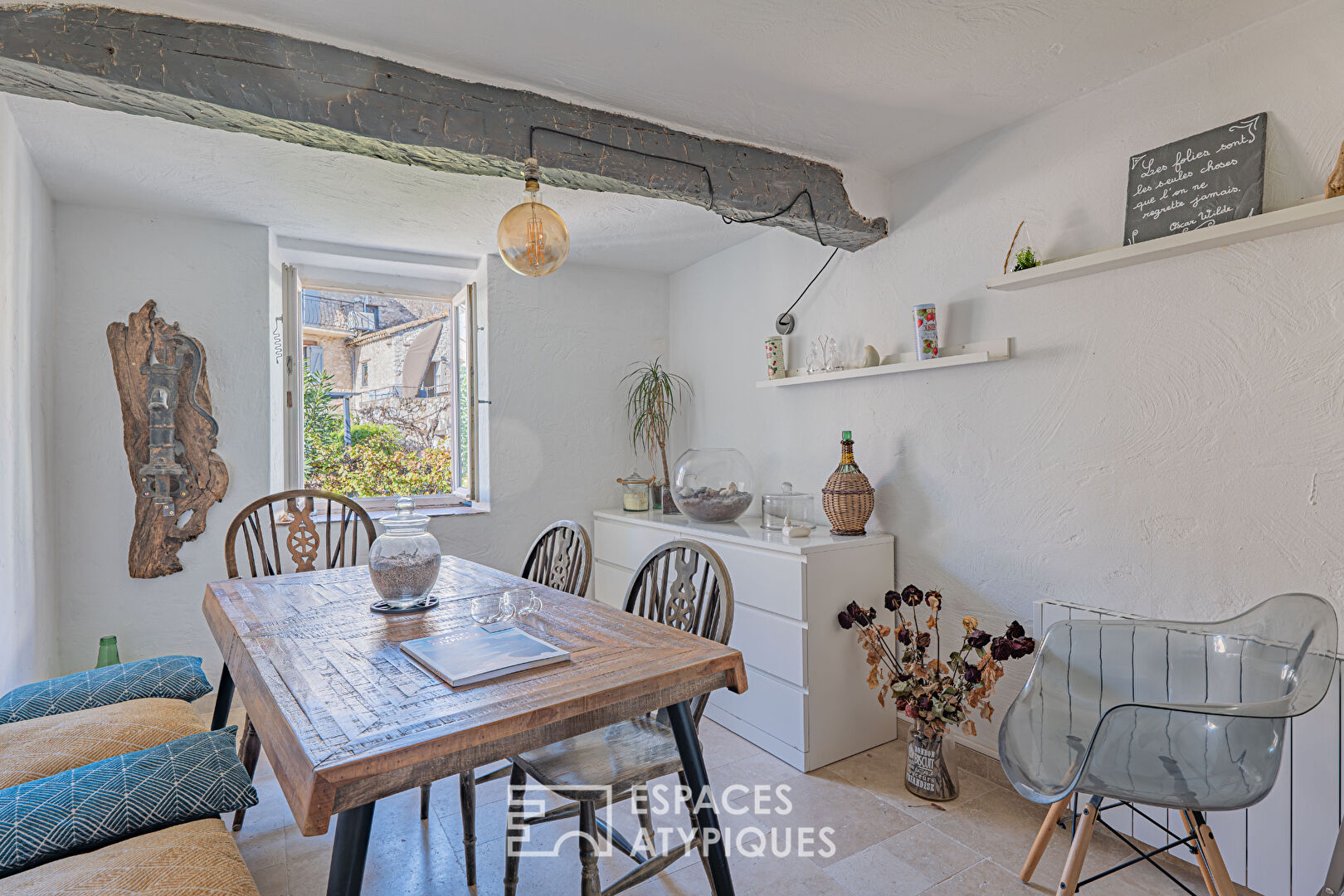 Comme une petite maison sur la Route de Saint Paul