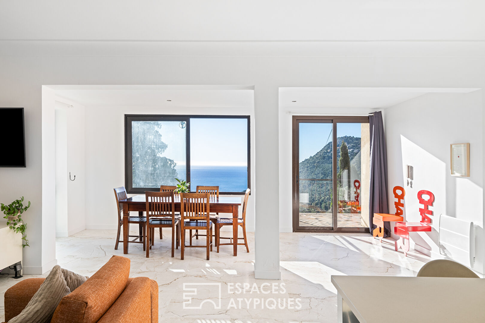Ground floor with contemplative sea view and independent studio