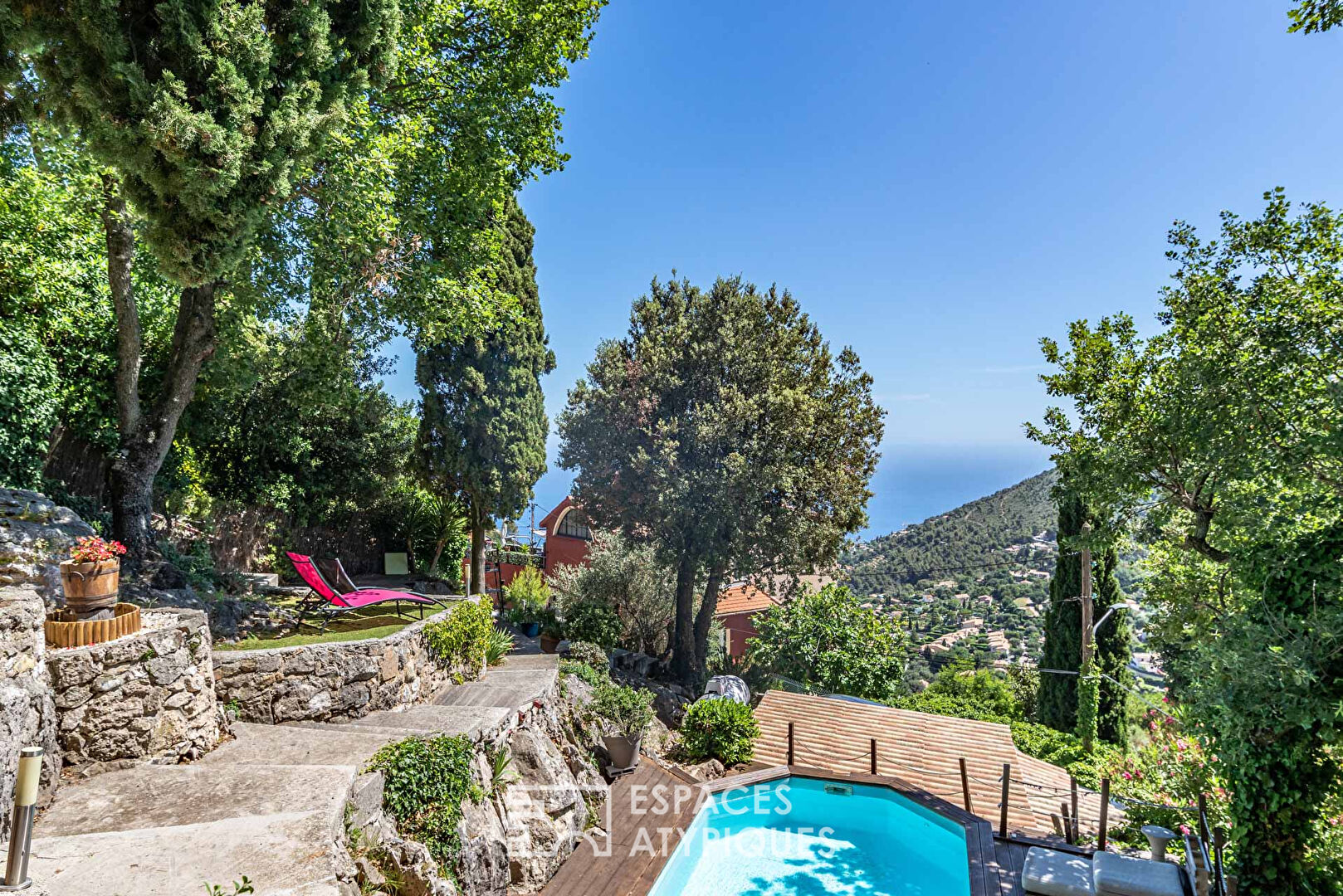 Ground floor with contemplative sea view and independent studio