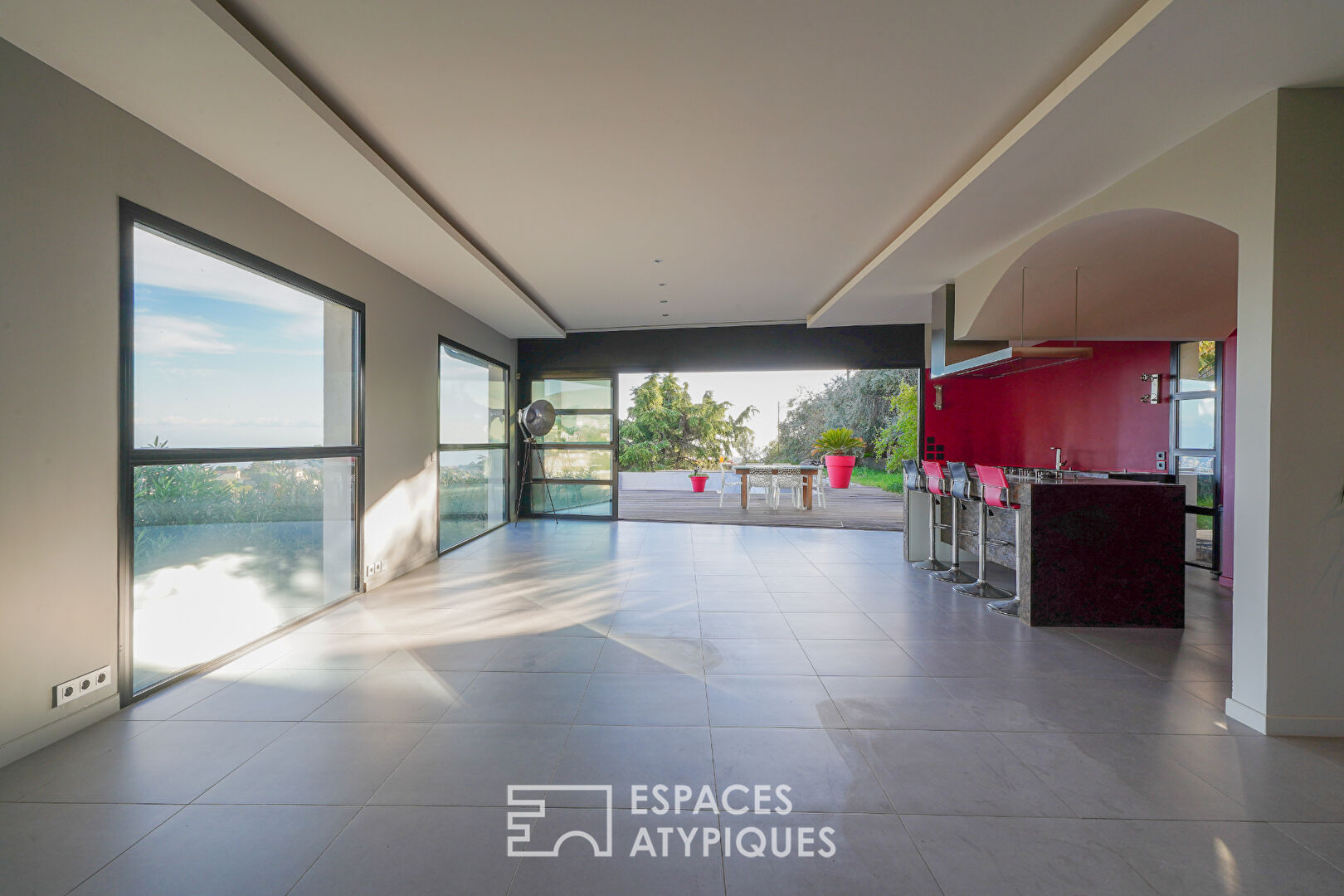 Une Villa d’architecte avec piscine vue panoramique mer et montagnes NICE