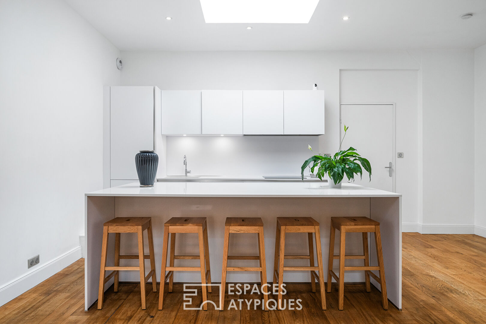 5-room loft in Nice Riquier located in the Port district