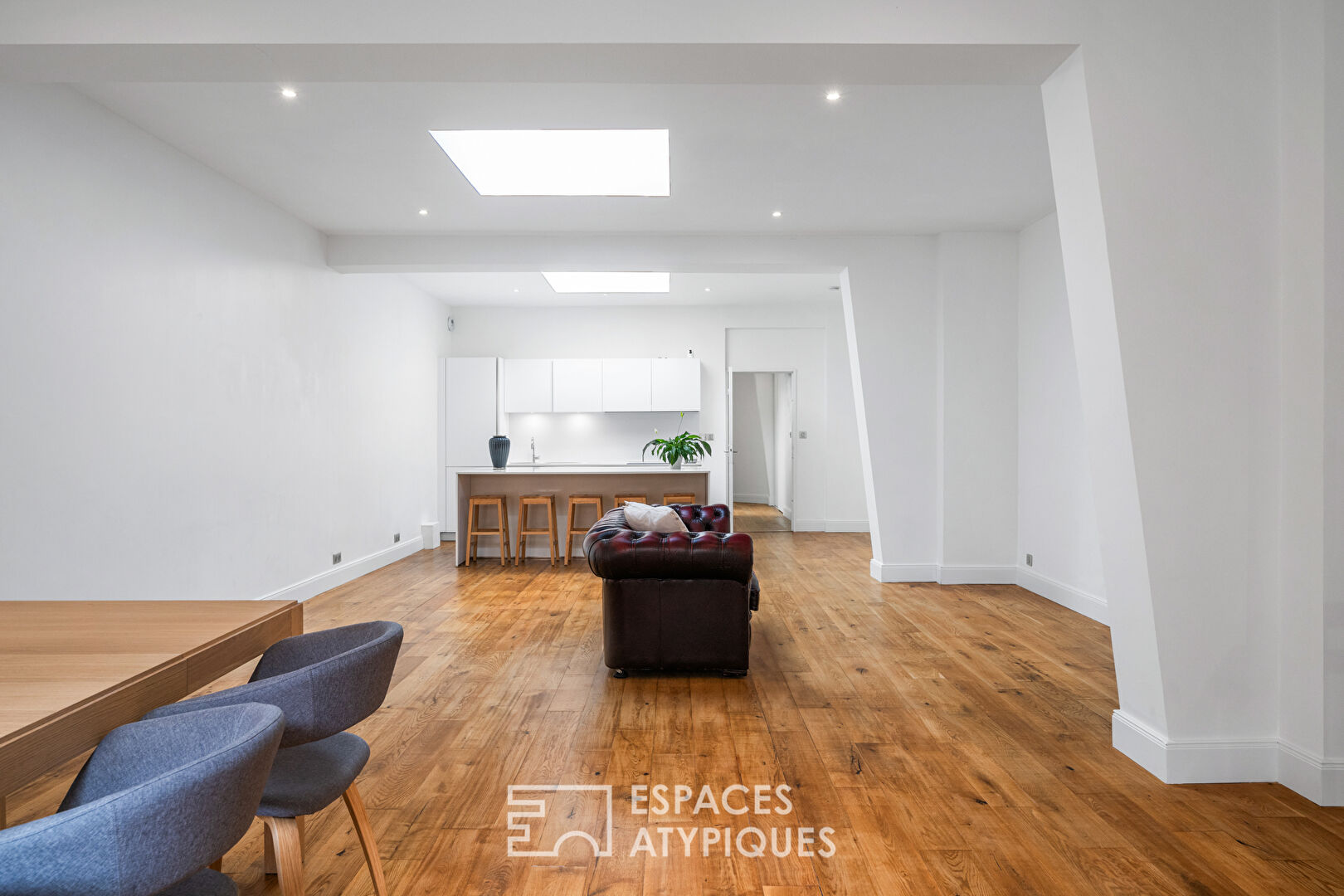 5-room loft in Nice Riquier located in the Port district