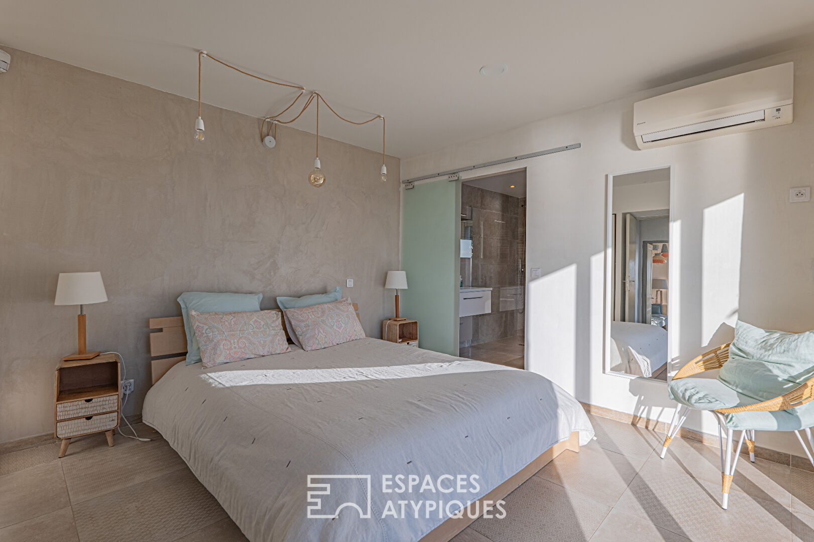 Beautifully renovated character villa with swimming pool and panoramic sea view