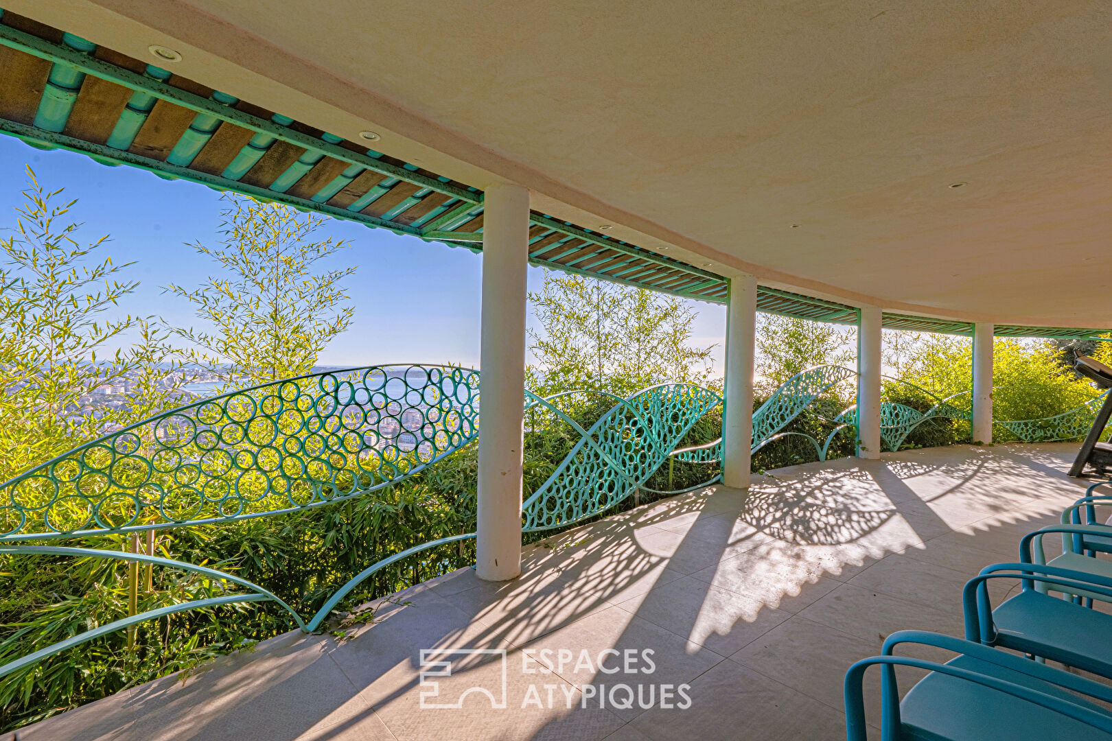 Beautifully renovated character villa with swimming pool and panoramic sea view