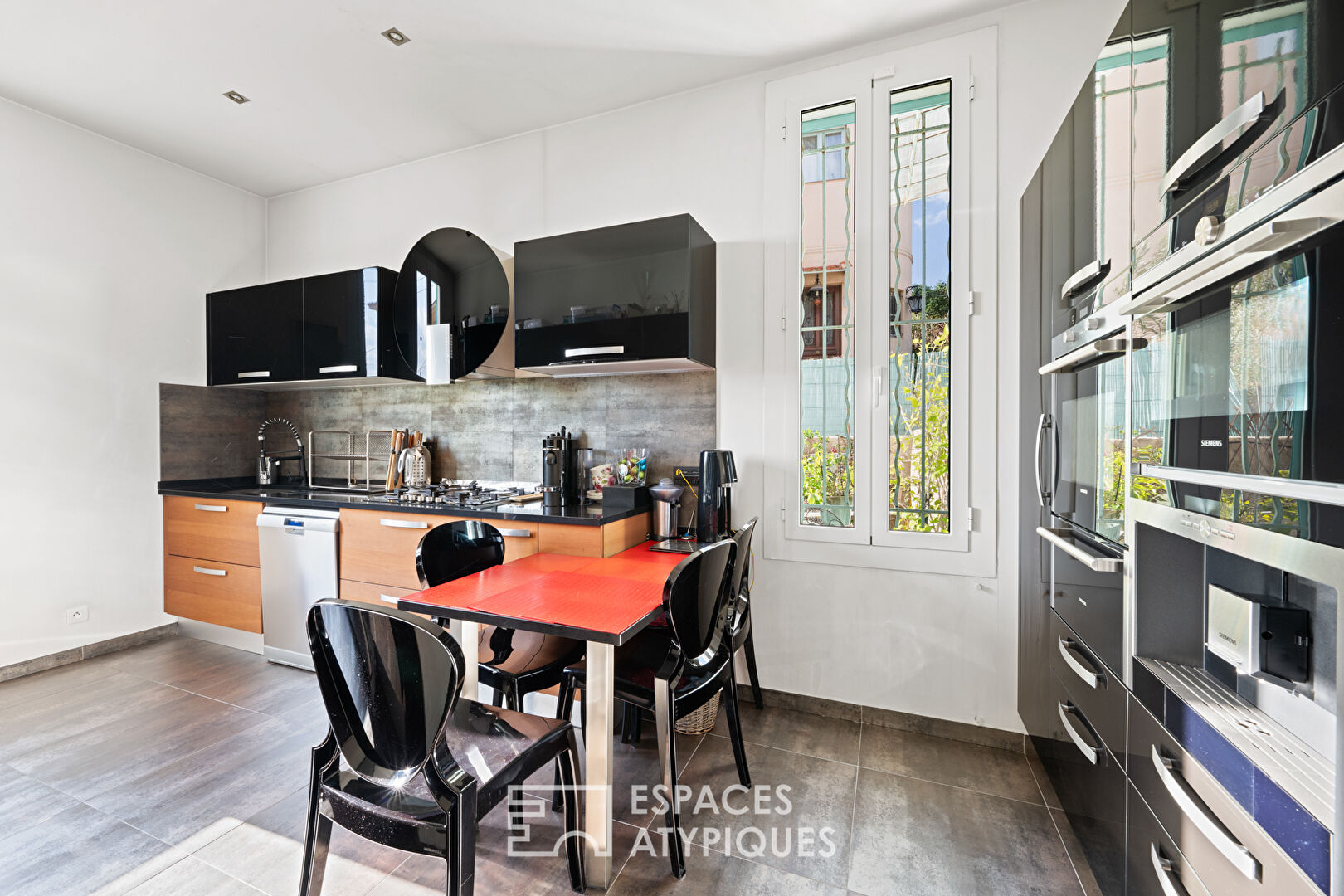 Period townhouse within walking distance of town centre