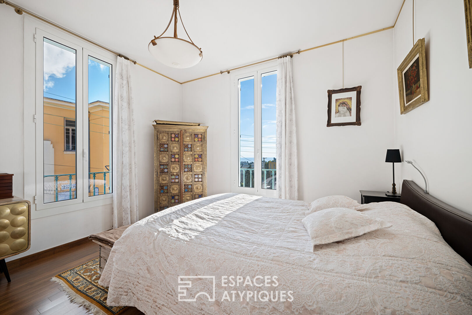 Period townhouse within walking distance of town centre